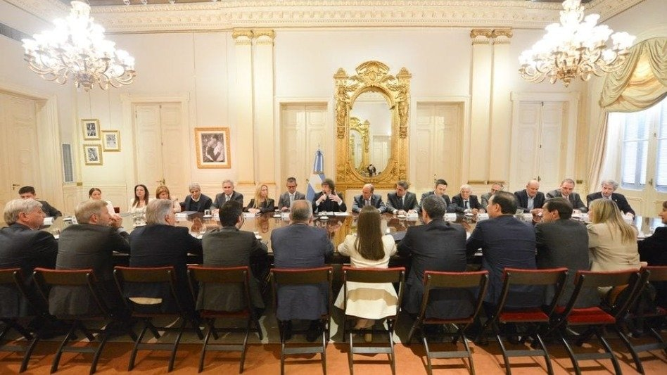 Milei reunió a 20 gobernadores en Casa Rosada para impulsar reformas clave y el Presupuesto 2026