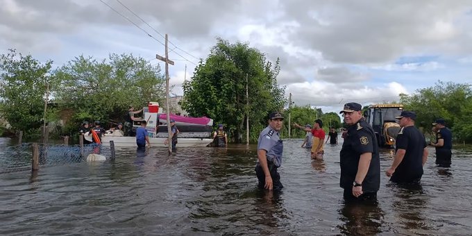 Inundaciones en Corrientes: ya son 351 los evacuados y continúa el operativo de emergencia