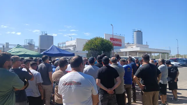 Crisis en Lácteos Verónica: plantas paralizadas, sueldos adeudados y 700 empleos en peligro