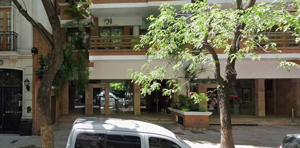 Adorni sumó un departamento de USD 230 mil en Caballito y crece el foco sobre su patrimonio