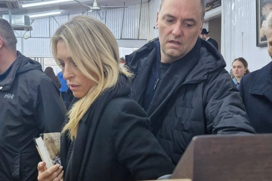 Polémica en la comitiva presidencial: cuestionan el viaje de la esposa de Adorni a Estados Unidos