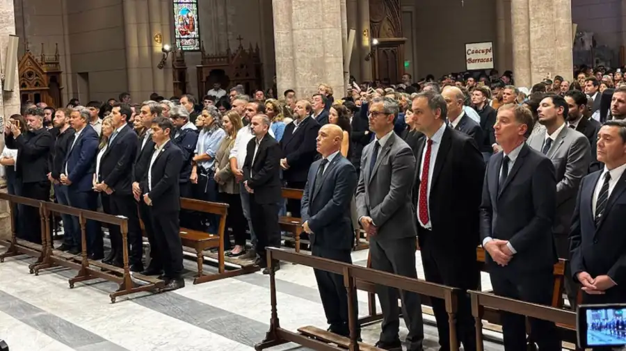 Homenaje al Papa Francisco marcado por tensiones políticas y ausencias en Luján