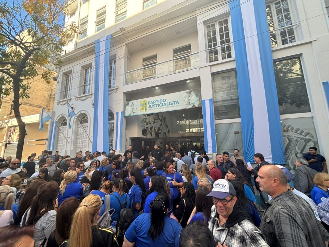 Kicillof endurece el discurso y el PJ bonaerense convoca a movilizar contra Milei