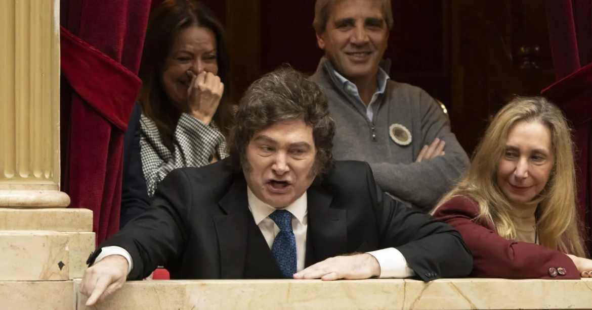 Milei redobla su confrontación con la prensa: insultos en el Congreso y clima de máxima tensión política