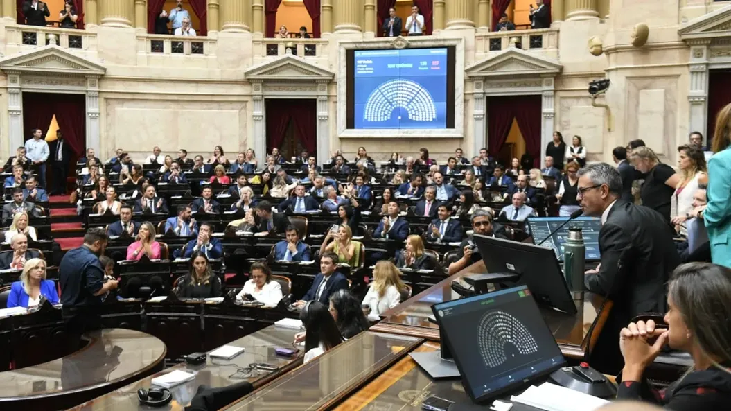Diputados aprobó la reforma de la Ley de Glaciares y el Gobierno celebró con críticas a la oposición