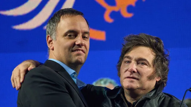 El entorno de Adorni asegura que tiene la documentación lista y espera un requerimiento judicial