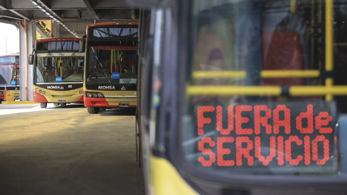 Transporte en crisis: el Gobierno vuelve a citar a empresas de colectivos para evitar otro paro
