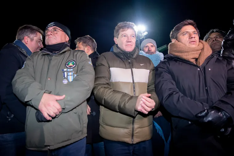 Kicillof participó de la vigilia por Malvinas en Tierra del Fuego y lanzó duras críticas al Gobierno nacional