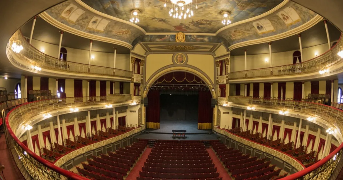 El Coliseo Podestá y una cartelera de abril con teatro, música y humor para toda la familia