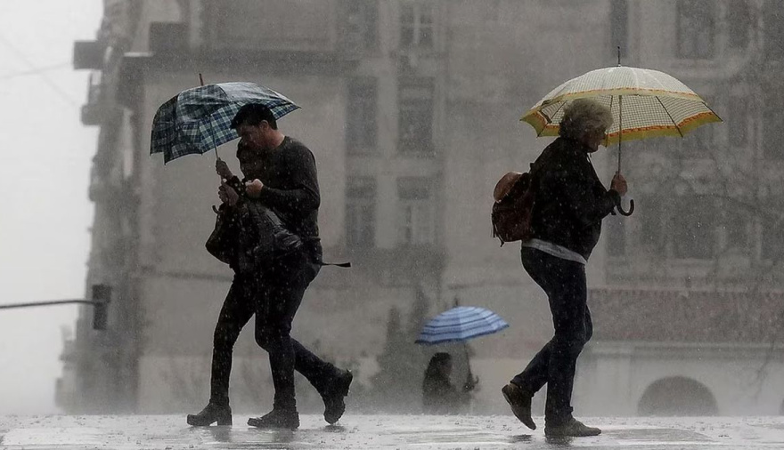 El SMN emitió alertas por fuertes vientos y lluvias para gran parte de la provincia de Buenos Aires