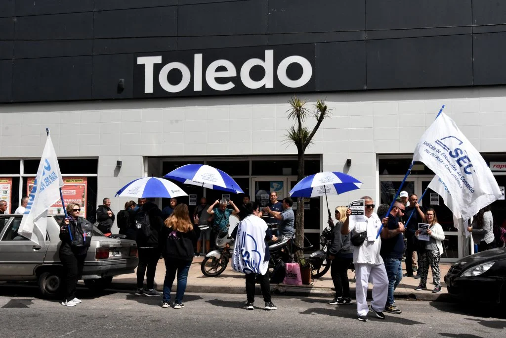Persisten los reclamos en Toledo: denuncian que aún hay empleados jerárquicos con sueldos impagos