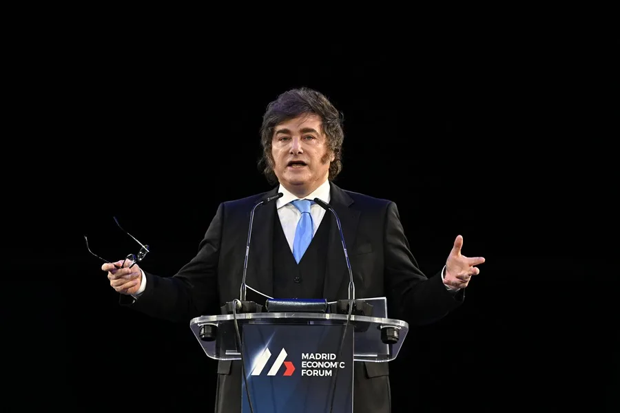 Milei vuelve a Madrid en medio de la tensión política y suma otra escala internacional a su agenda