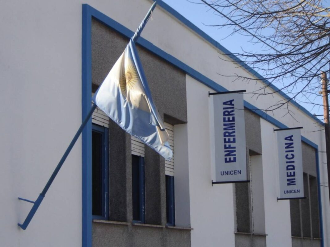 Escándalo en la UNICEN: un docente renunció tras amenazar a una estudiante con una referencia al terrorismo de Estado