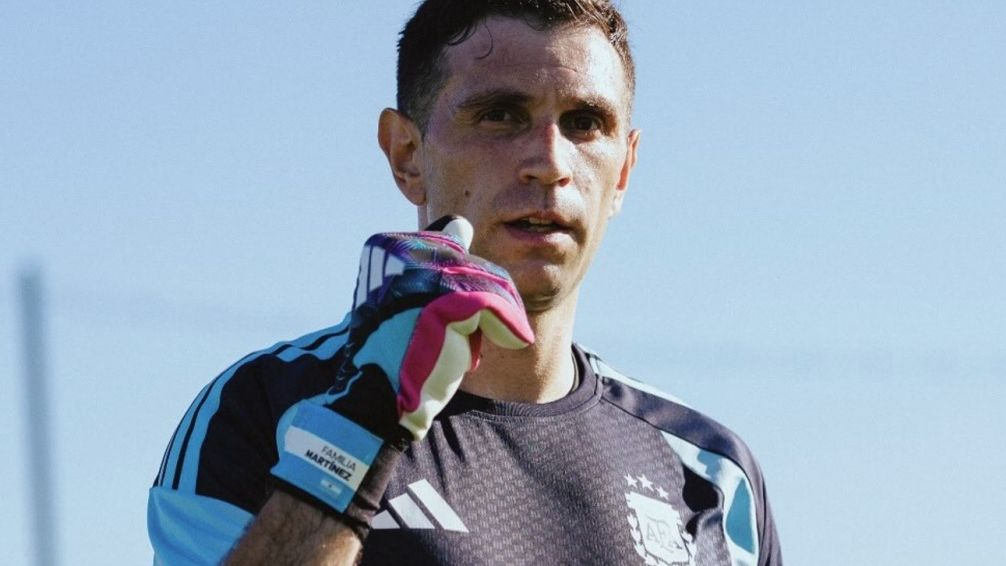 Preocupación por el Dibu Martínez: una molestia física encendió las alarmas en la Selección Argentina