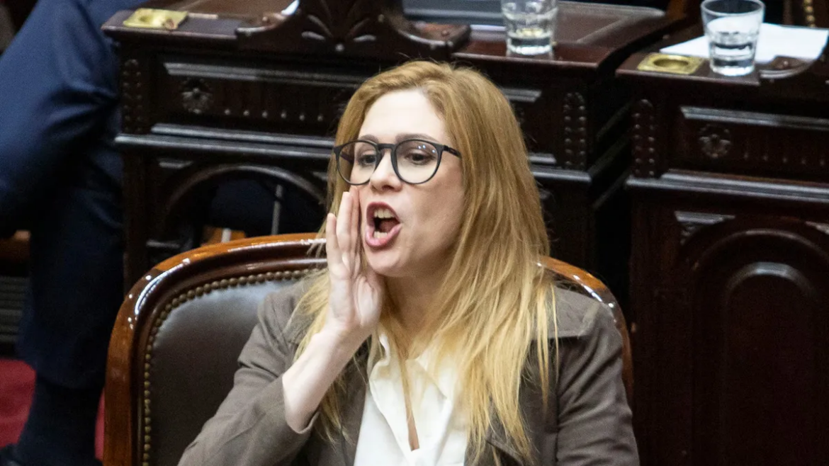 Lemoine salió a defender a Adorni y denunció una supuesta campaña de hostigamiento