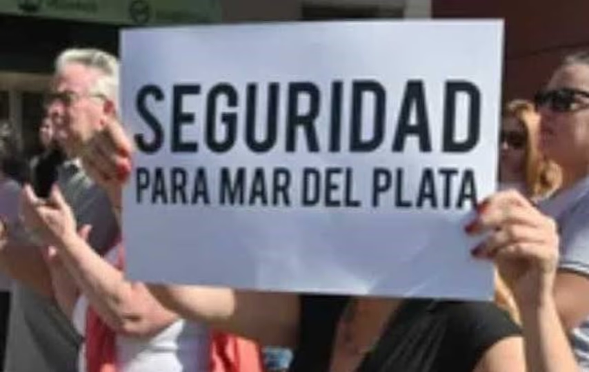 Mar del Plata: marchaban contra la inseguridad y filmaron el robo de una moto en plena protesta