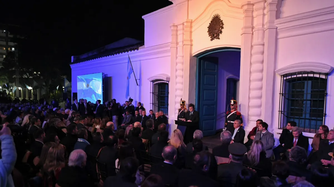 Día de la Independencia: Milei encabezó la vigilia en Tucumán y defendió su plan económico con una comparación histórica