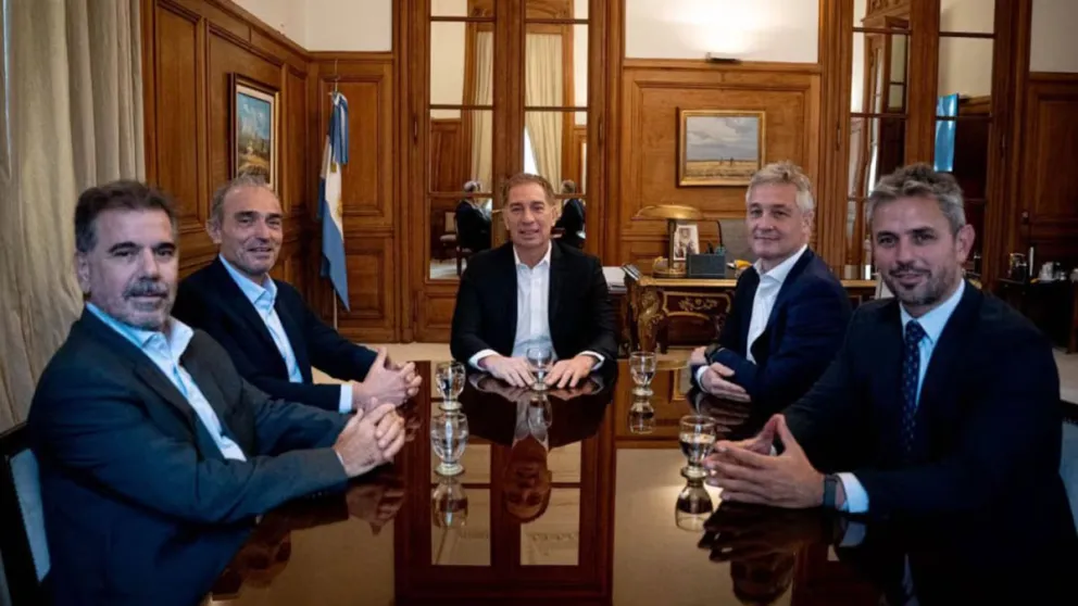 PRO y LLA profundizan las negociaciones para construir un frente común rumbo a 2027