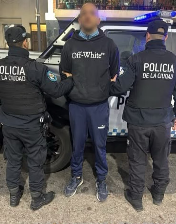 Violencia en Recoleta: una discusión por el GNC terminó con un padre y su hijo heridos a cuchillazos