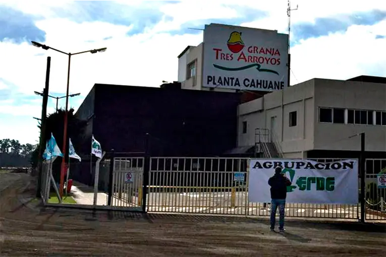 Granja Tres Arroyos confirmó 1.250 despidos tras finalizar la conciliación obligatoria