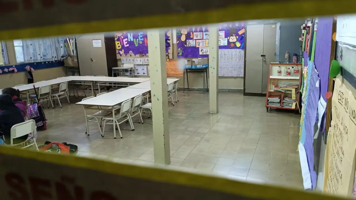 Alarma en Córdoba: una alumna de primer grado llevó un arma de fuego a la escuela