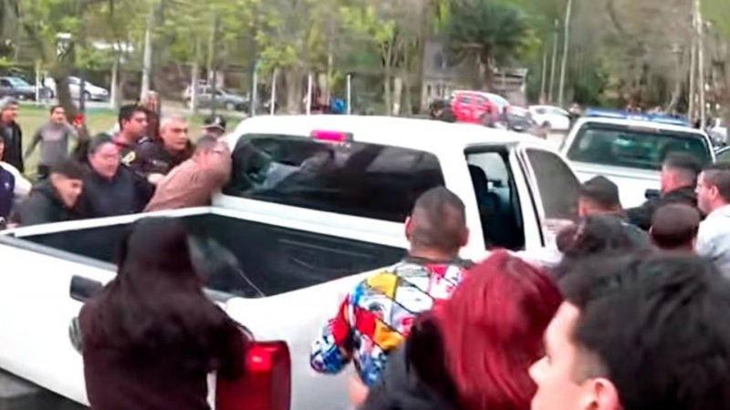 Detuvieron en Tigre al acusado por el femicidio de Aixa y hubo incidentes frente a la vivienda