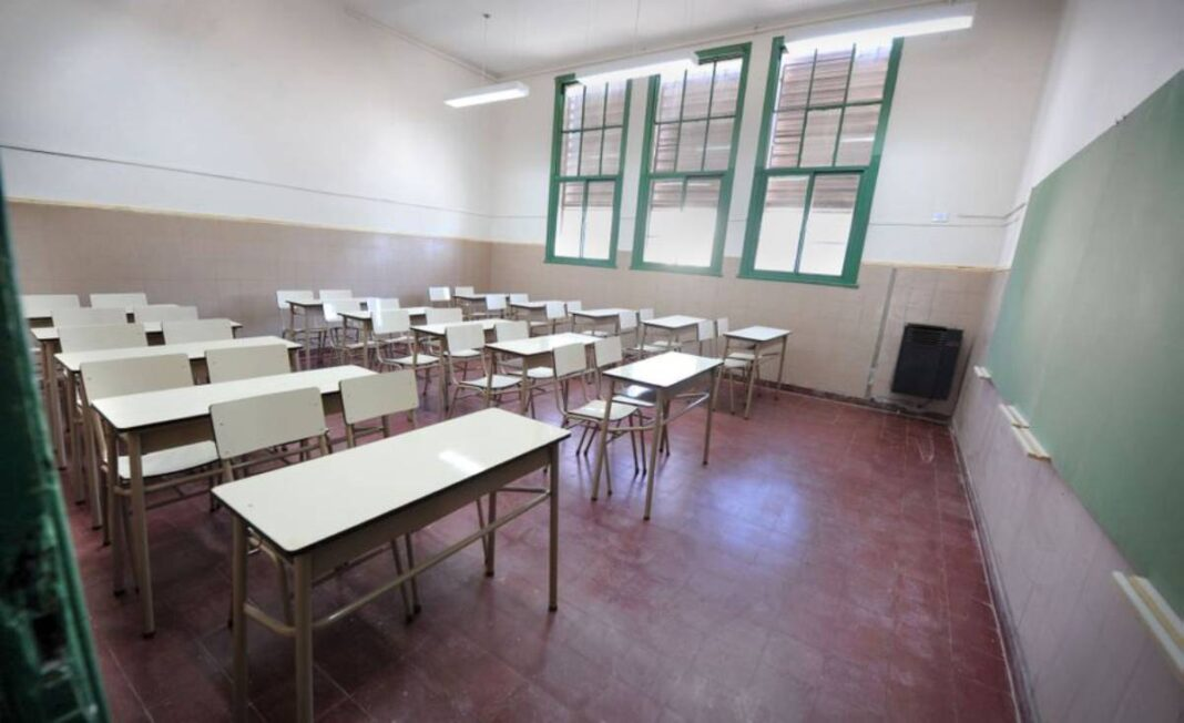 Paros docentes en la Provincia: sectores disidentes rechazan el aumento del 6% y apuntan contra Kicillof